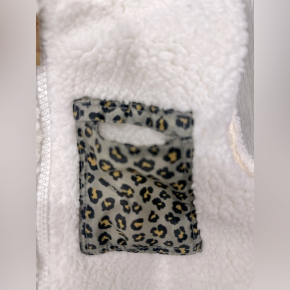 Carter’s Sherpa Vest - Picture 3 of 4